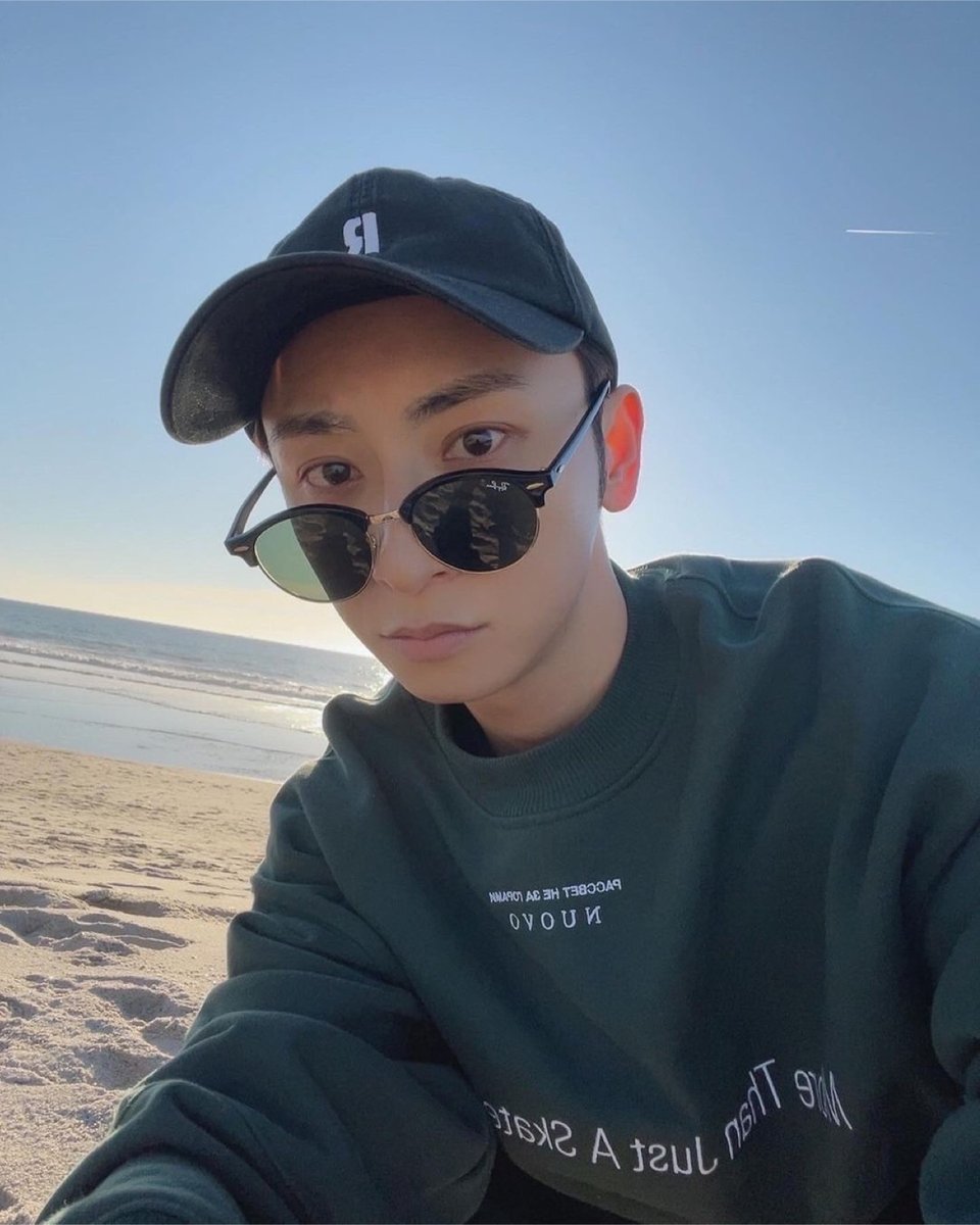 SINGER, LIVE SHOW, ANNOUNCEMENT, BEACH, HOLIDAY, SUNGLASSES