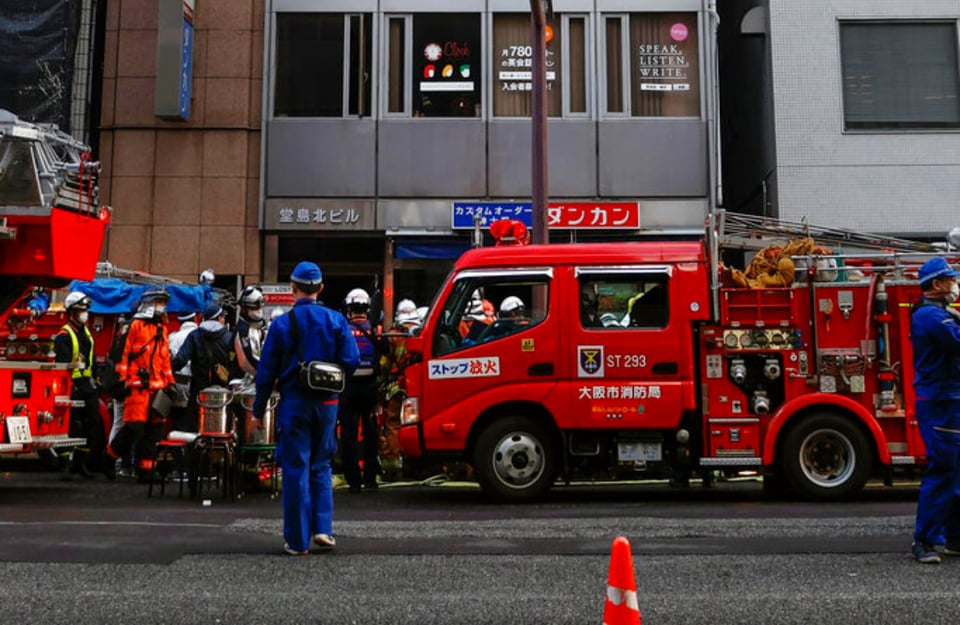 Incendio en edificio de Osaka, Japón, deja más de 20 muertos (VIDEOS)