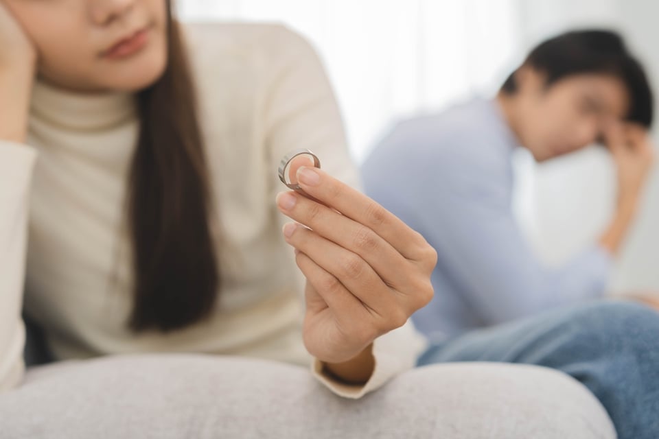 Descubre pareja siendo infiel: ¿Estuvo mal?