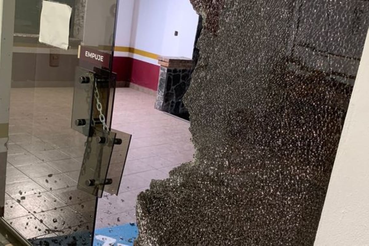 cámara de seguridad, individuo, negro, automóvil compacto, arma de fuego, MundoNOW