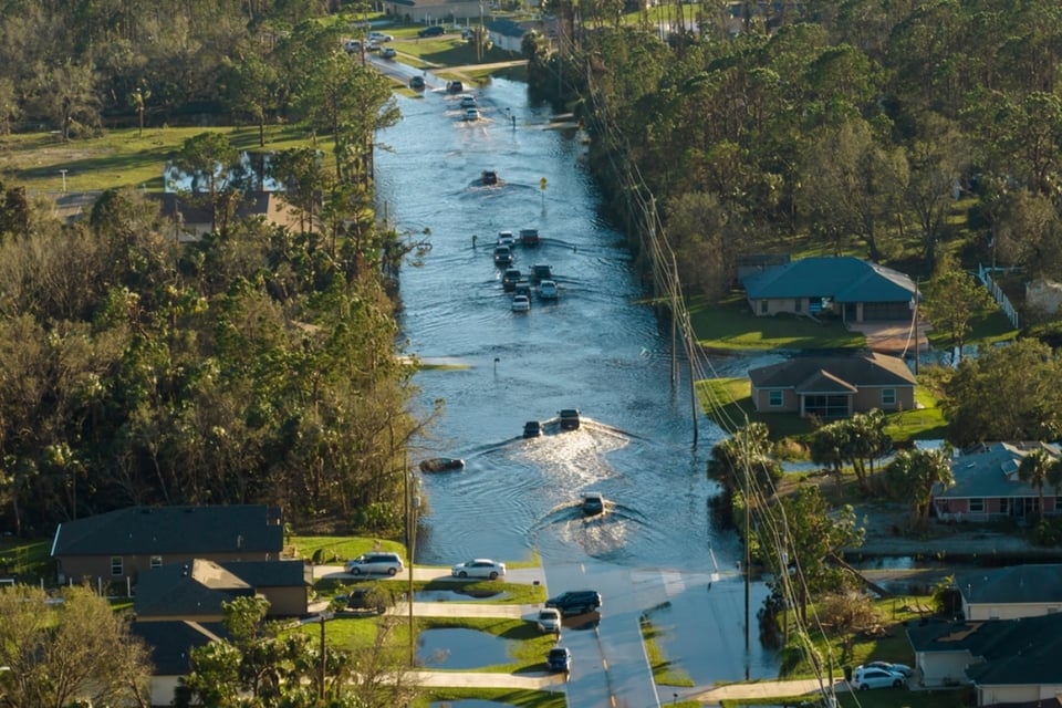 Reportan dos muertos por inundaciones tras Beryl