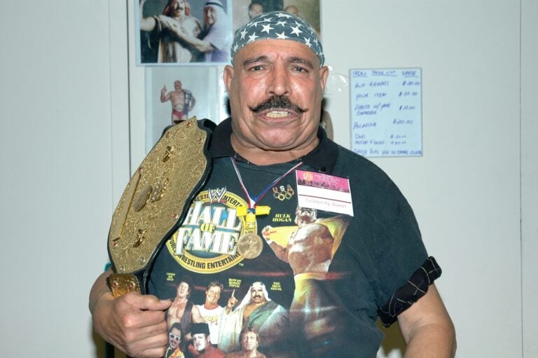 Muere el luchador Iron Sheik leyenda de la WWE a los 81 años