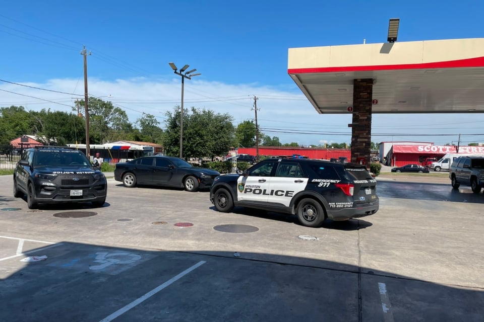 actividad criminal, arma, Eric Johnson, juez Katherine N. Thomas, MundoNOW