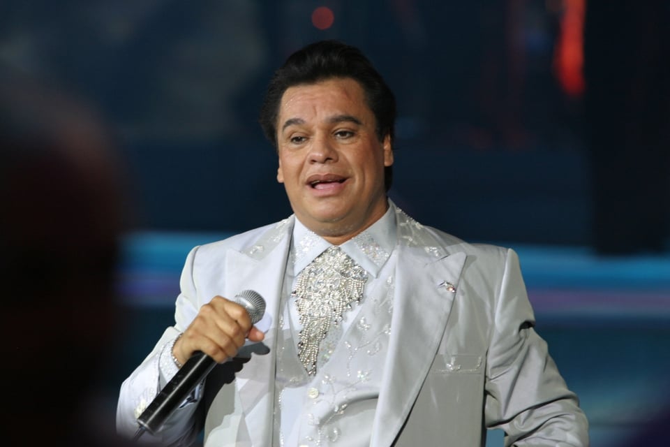 A siete años de su muerte, revelan que Juan Gabriel padecía dolorosa enfermedad featured image