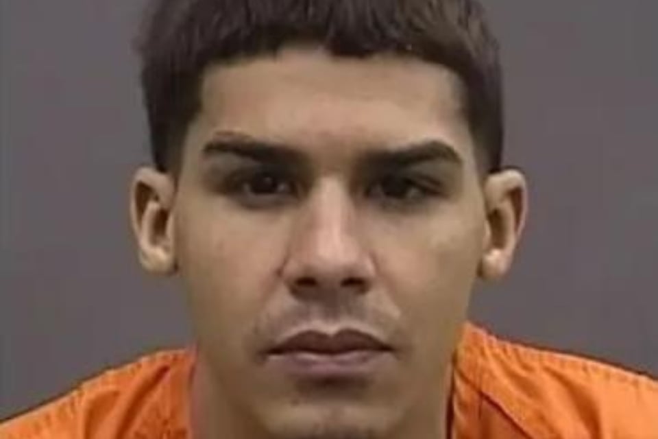 Hispano termina en prisión por robar bolsos en Walmart y centros comerciales