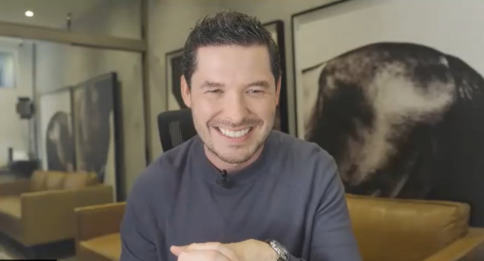 Jorge Lozano H habla sobre la «cuffing season» y da tips para el amor (VIDEO ENTREVISTA EXCLUSIVA)