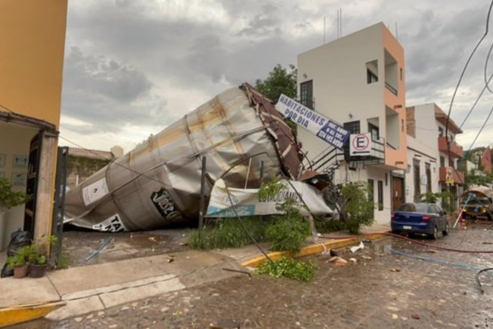 Reportan seis muertos tras explosión en planta de José Cuervo en Tequila, México