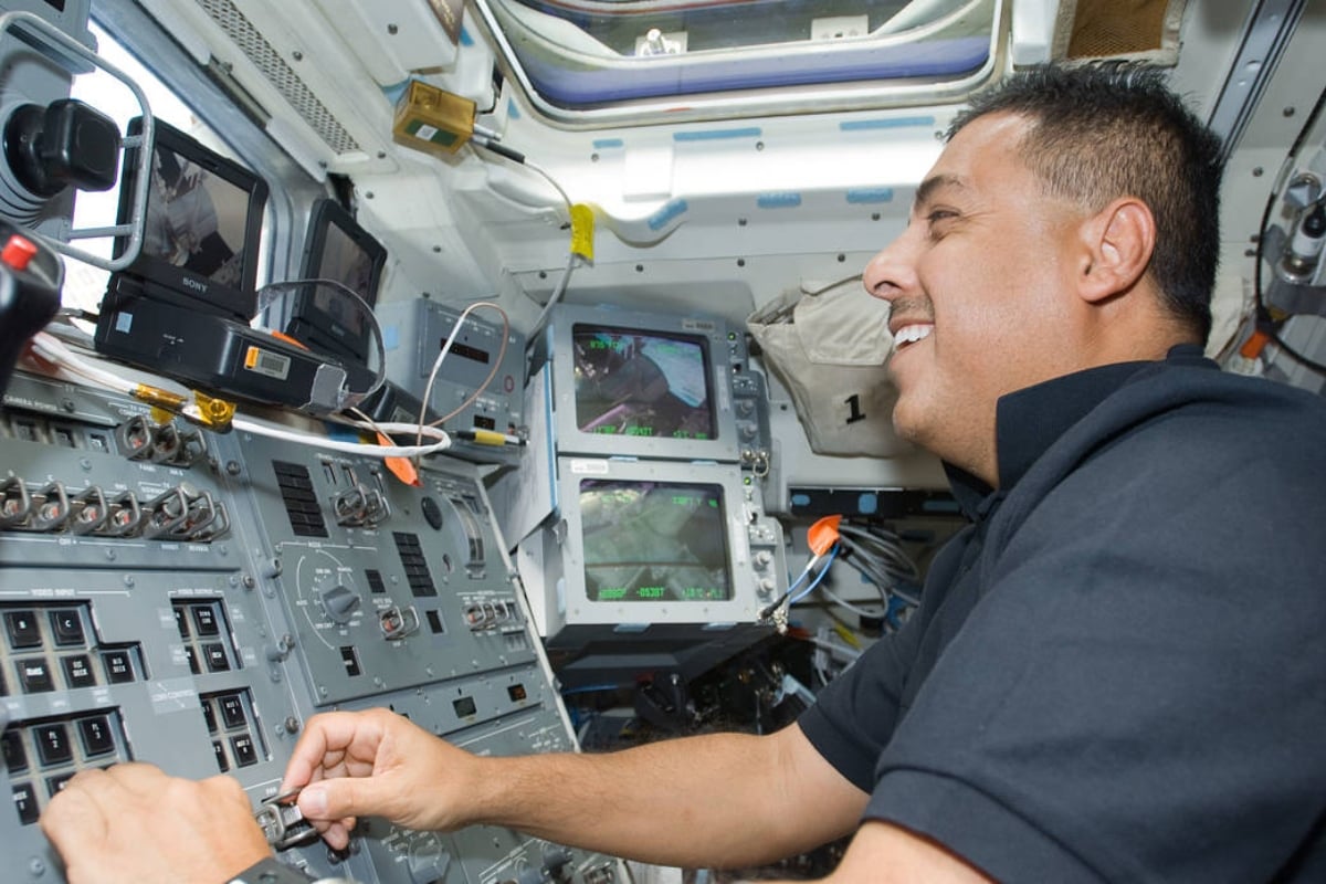 Hispanics traveled to space, José Hernández, astronaut, Mexico, MundoNOW / hispanos viajado al espacio, José Hernández, astronauta, México, MundoNOW