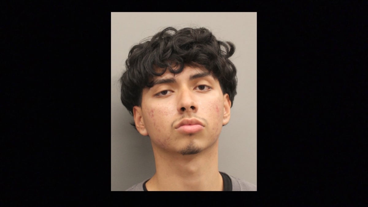 Jovanni González, de apenas 19 años, ya está en la lista de los fugitivos más buscados en Houston, Texas, por un asesinato a balazos.