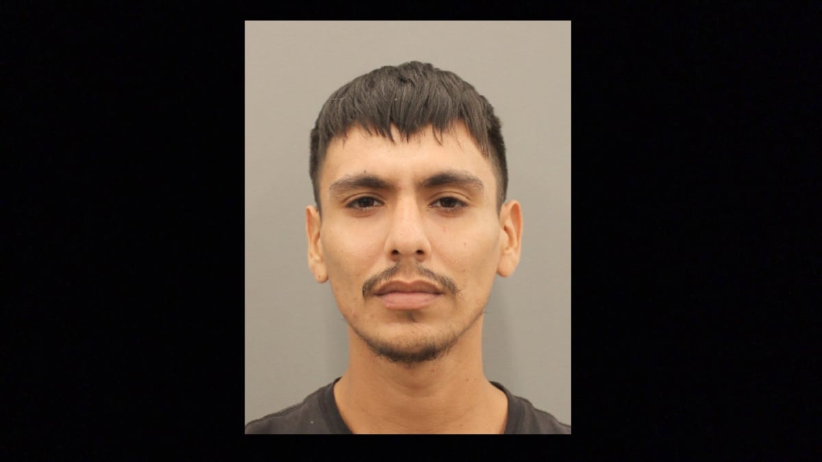 Juan Pablo Velázquez fue detenido en Houston, Texas, y acusado de homicidio capital por el asesinato con varios balazos de Brandon Bowman.
