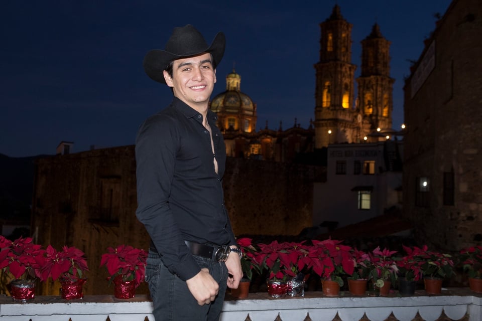 Circula supuesto video del cuerpo de Julián Figueroa antes de incinerarlo; la funeraria rompe el silencio featured image