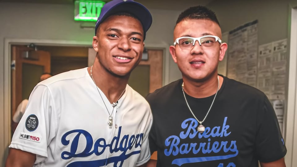 Julio Urías y su otro amor, el futbol y el Real Madrid featured image