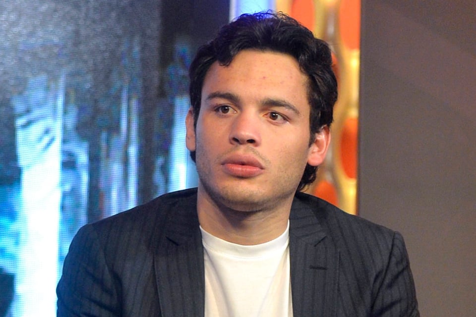ICE comparte nuevas imágenes de Julio César Chávez Jr. siendo deportado a México
