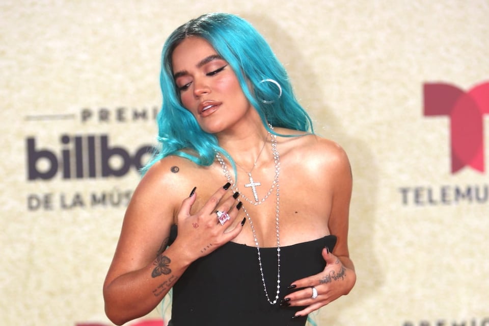 Karol G appears from prison in Colombia and causes an uproar (VIDEO)