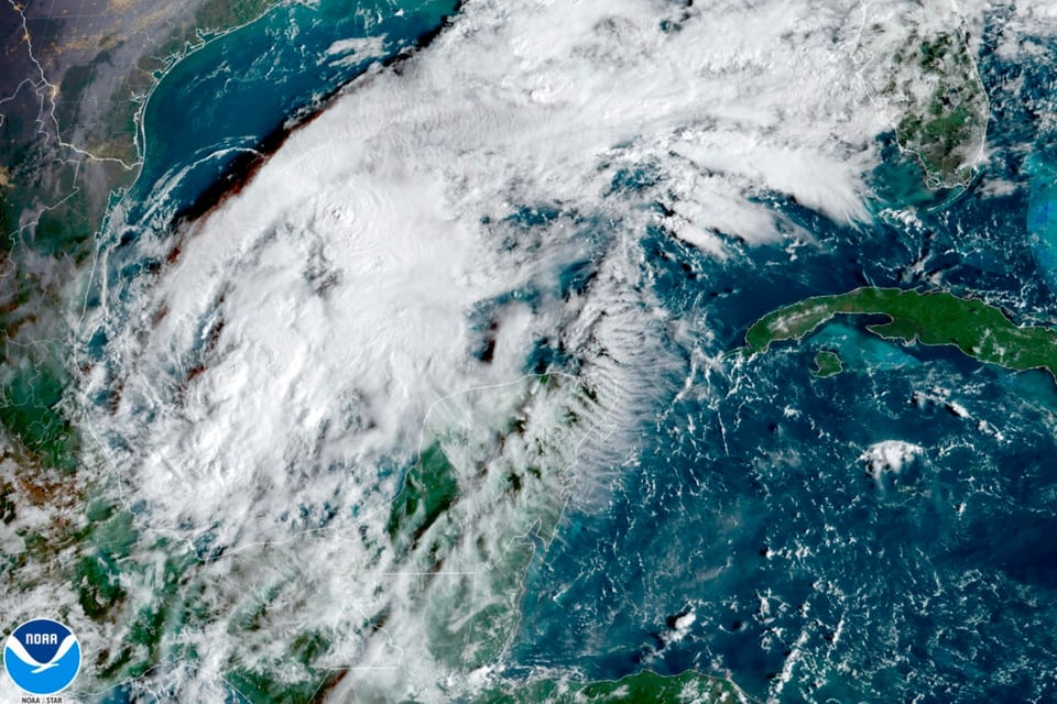 Se forma tormenta Karl en México y Mhoni Vidente lanza terrible predicción del clima featured image