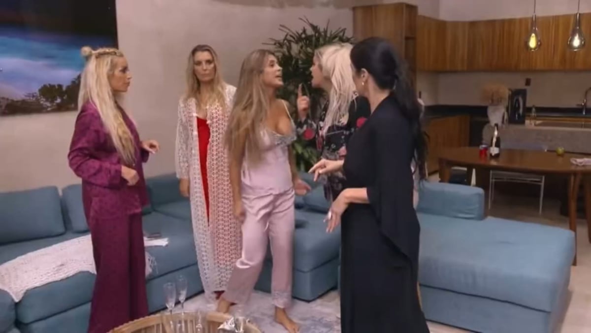Kimberly Flores y Mariana González se pelean a golpes en programa