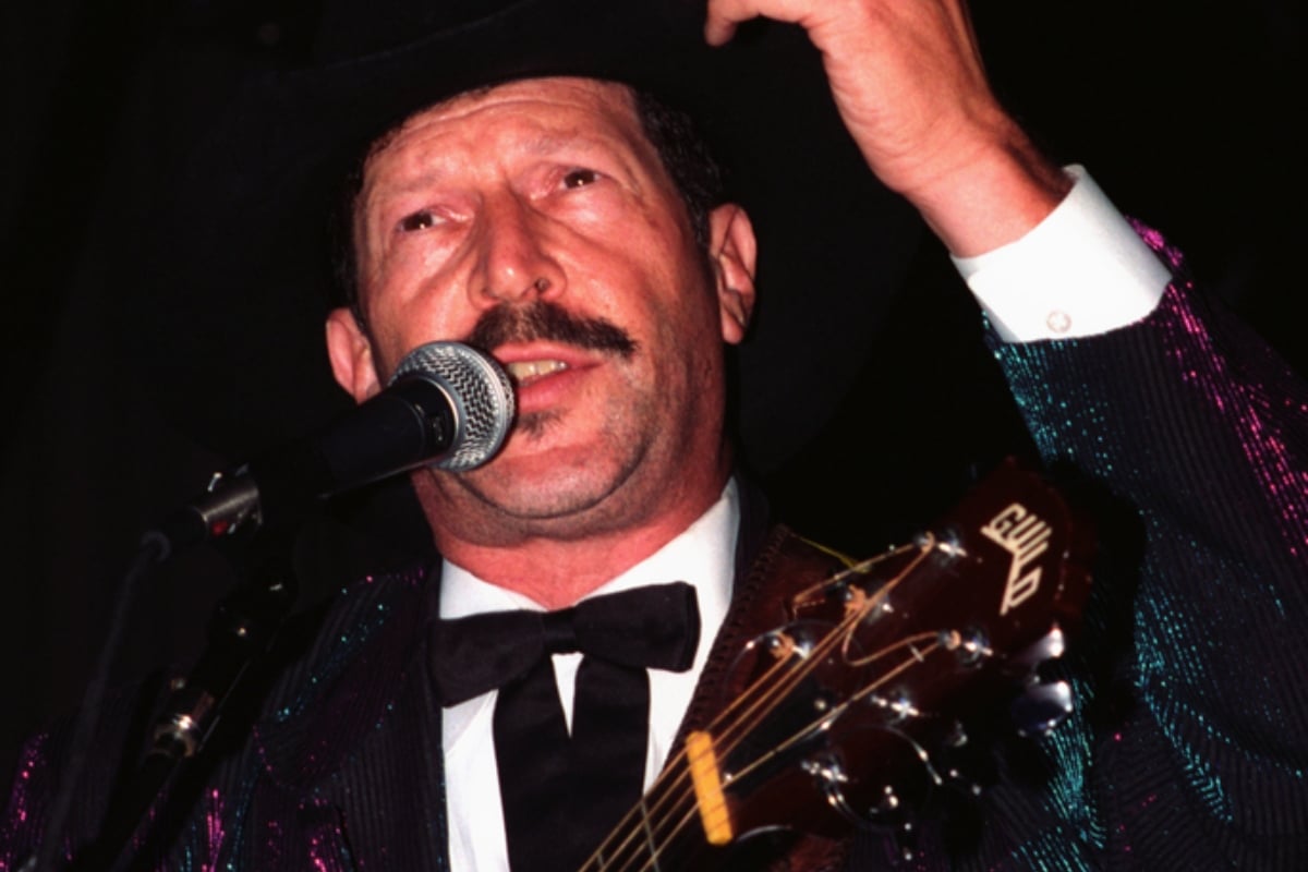 Muere Kinky Friedman, estrella de la música y excandidato a gobernador de Texas, a los 79 años.