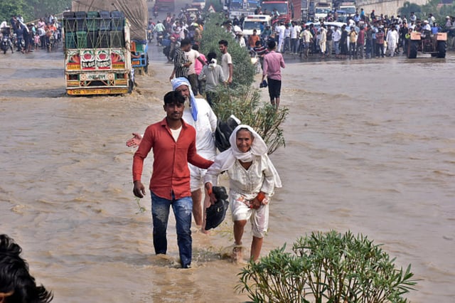 Lluvias dejan más de 180 muertos en Nepal e India