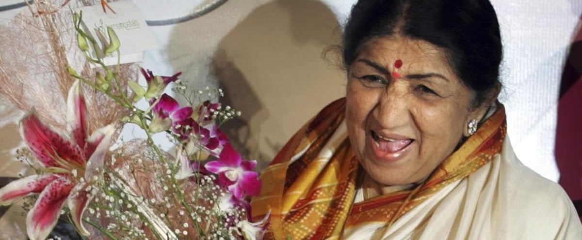 Muere legendaria cantante Lata Mangeshkar, a los 92 años