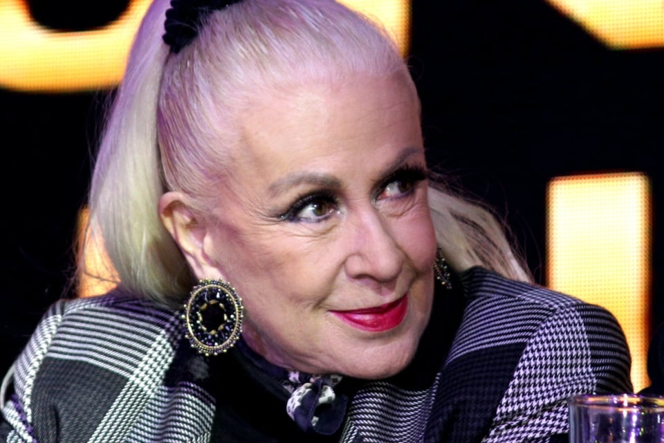 Speculations, Revelations, Laura Zapata lashes out, MundoNOW, Public opinion