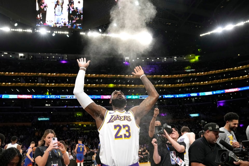 LeBron reaches 40,000 points, but Nuggets beat Lakers