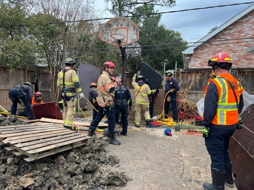 bomberos, Departamento de Bomberos de Houston, Houston, Texas, MundoNOW