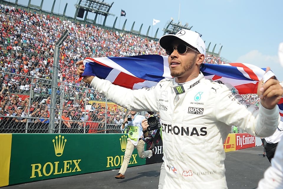 photo Shakira Lewis Hamilton, champion, Formula 1, racing, MundoNOW