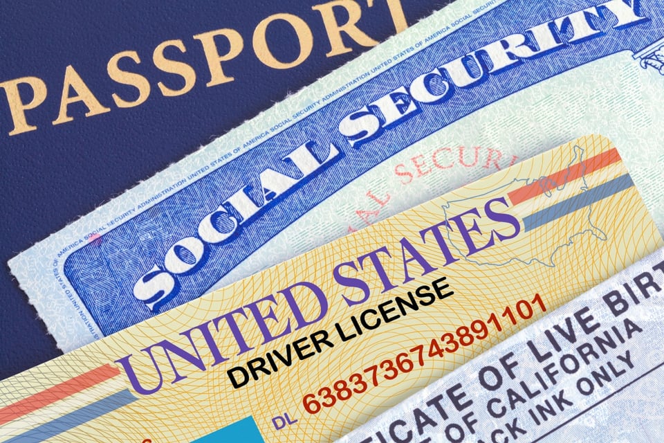 Licencia de conducir para indocumentados, Fecha de vigencia, Gobernador, Cambio de política, Real ID Illinois, MundoNow