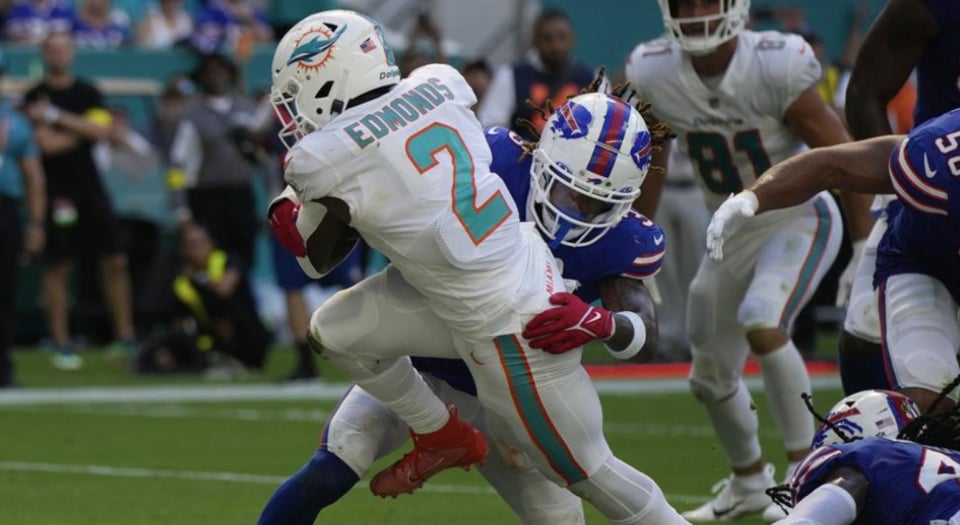 NFL. Dolphins resisten para derrotar a Bills y seguir invictos