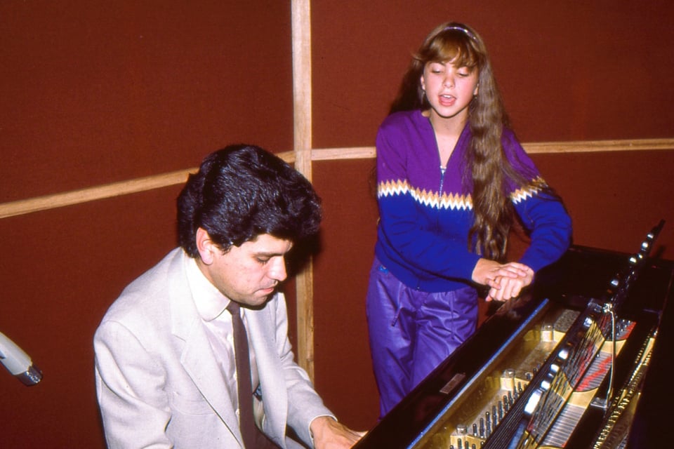 Lucero Hogaza León, La Novia de América, cantante, Chiquilladas, MundoNOW