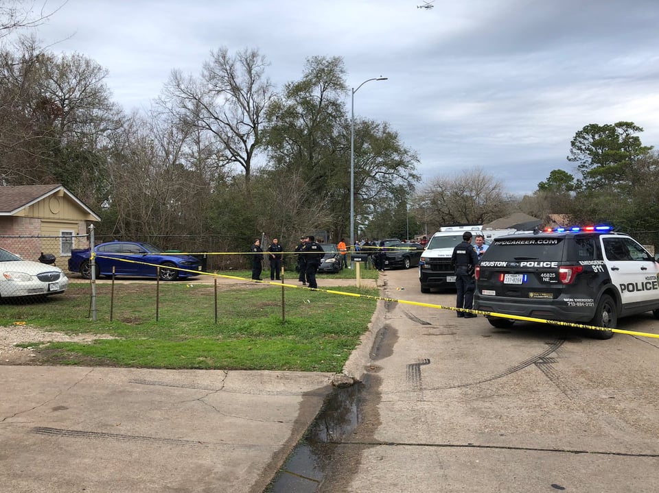 Encuentran el cuerpo asesinado a tiros en un terreno baldío