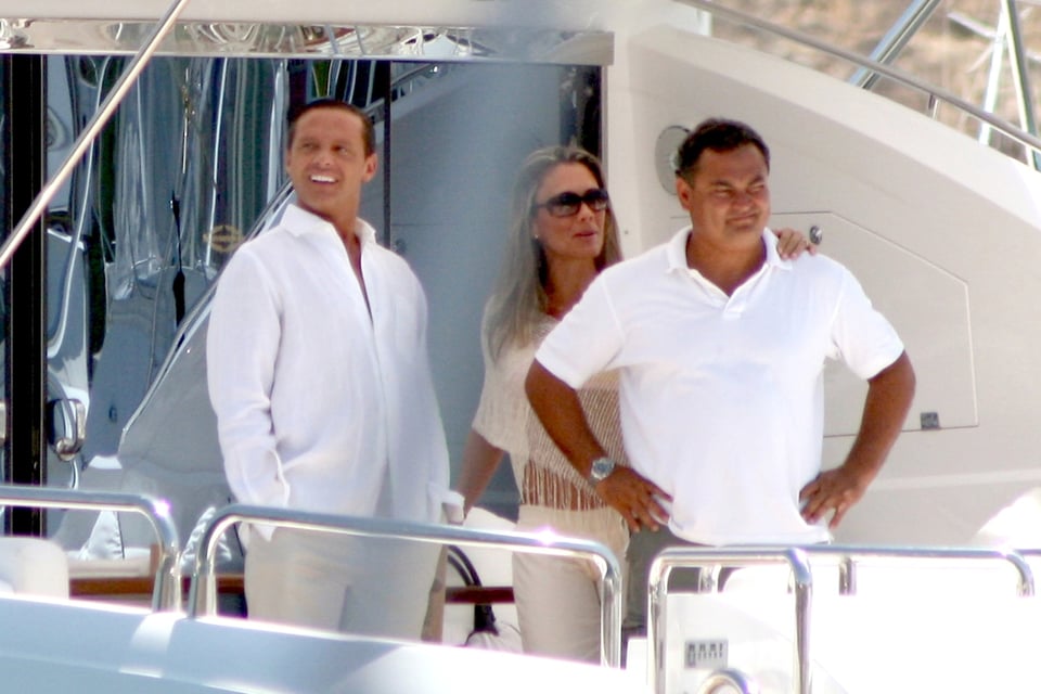 Luis Miguel, another child, reunion, Sylvia Pasquel, granddaughter, MundoNOW