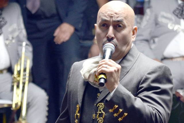 Lupillo Rivera confesses that he’s already married, while his ex-wife blows her top because of that (VIDEOS)