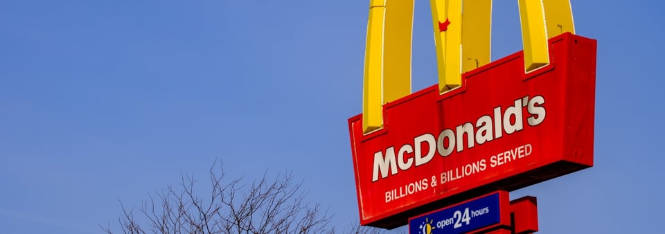 ¡Se vuelve loco por papas fritas! Cliente de McDonald’s hace cruel amenaza a mujer