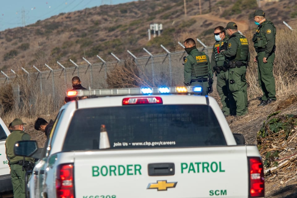 crisis migratoria, refugio, ayuda federal, alcalde Mike Johnston, desafíos urbanos, MundoNOW