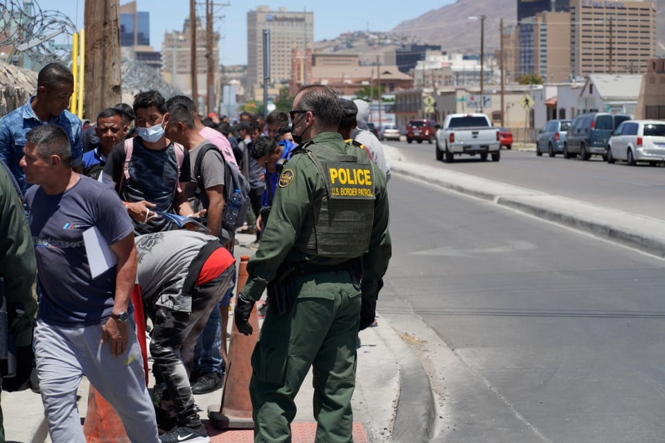 Denver, inmigrantes, vivienda costosa, recursos agotados, MundoNOW