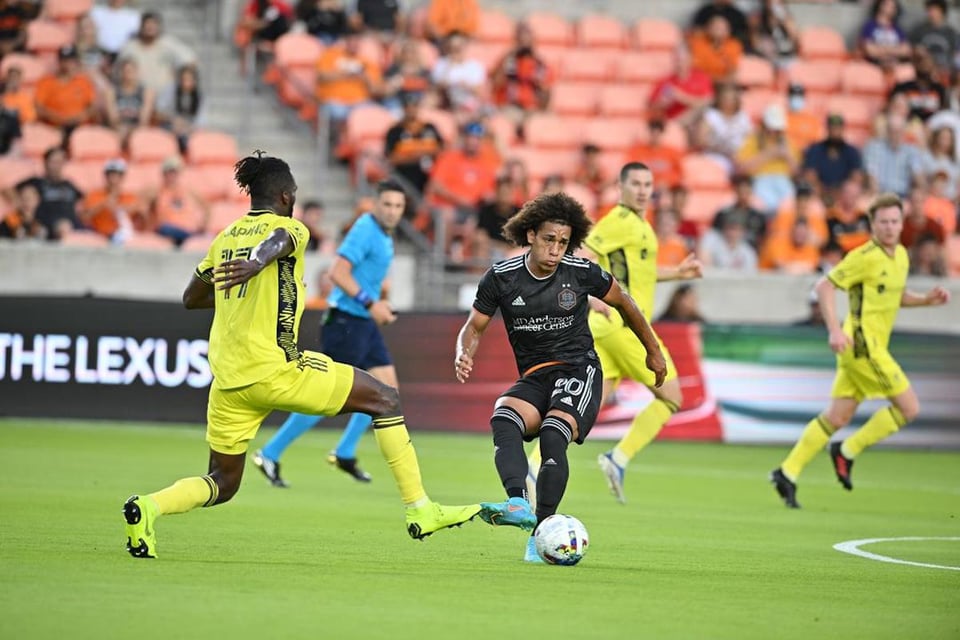 deportes, cultura, fútbol vs. fútbol americano, comunidades hispanas
