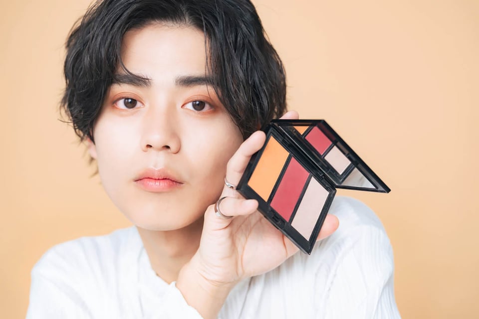 maquillaje para hombres, Retrato, asiático, hombre, paleta de maquillaje, maquillaje