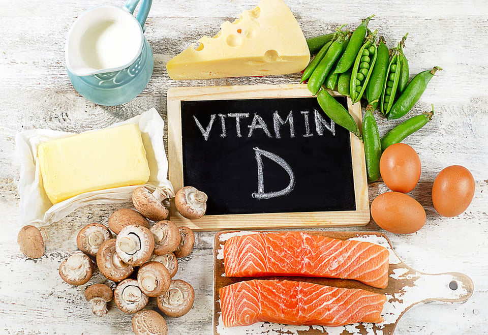 Vitamina D, alimentos, pescado, huevos, nutrición.
