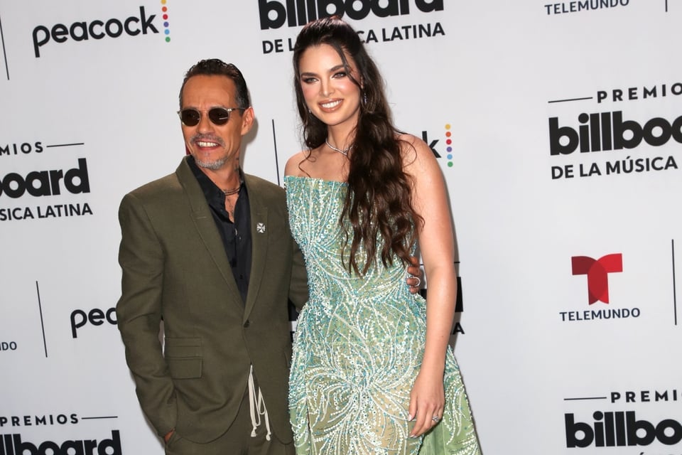 Cantante, Famosos, Controversia, Redes Sociales, Pareja de Carín León