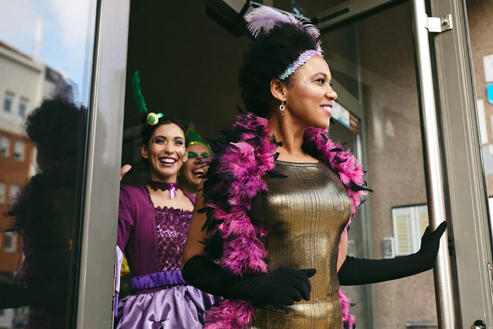 Nueva Orleans, Luisiana, mujer negra, amigos, disfraces