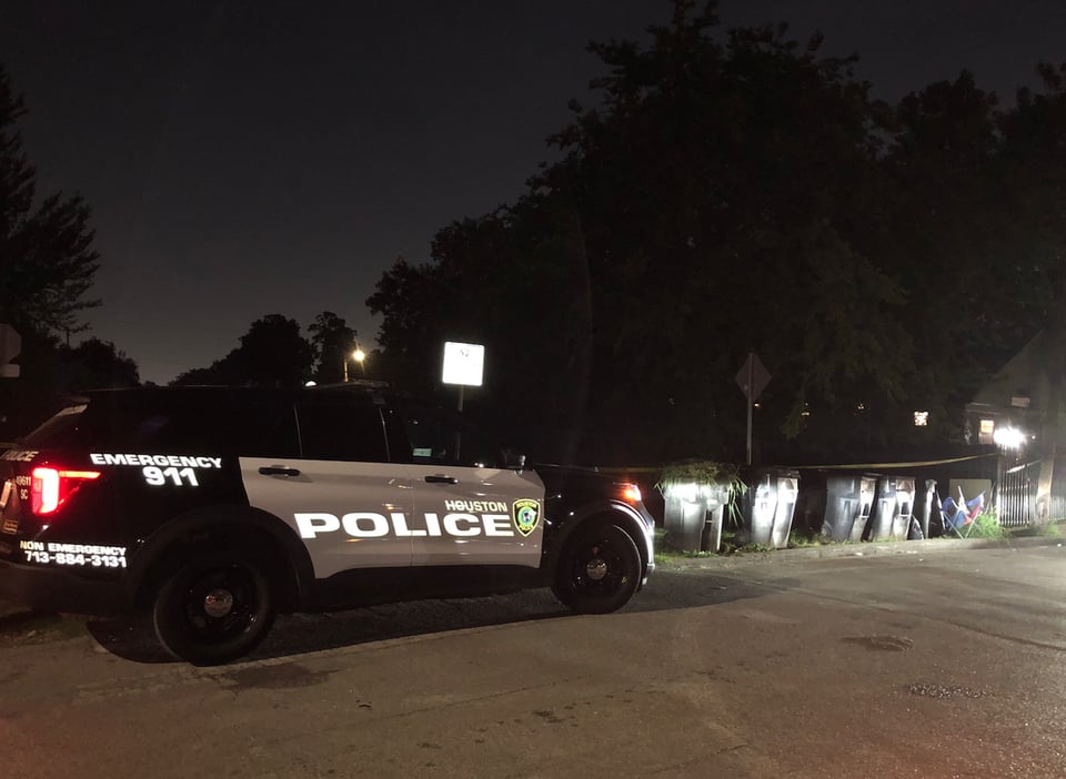 Los vecinos llaman a la policía tras escuchar los balazos
