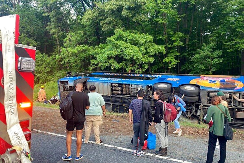 Autobús se estrella dejando al menos 27 heridos en Maryland (FOTOS) featured image