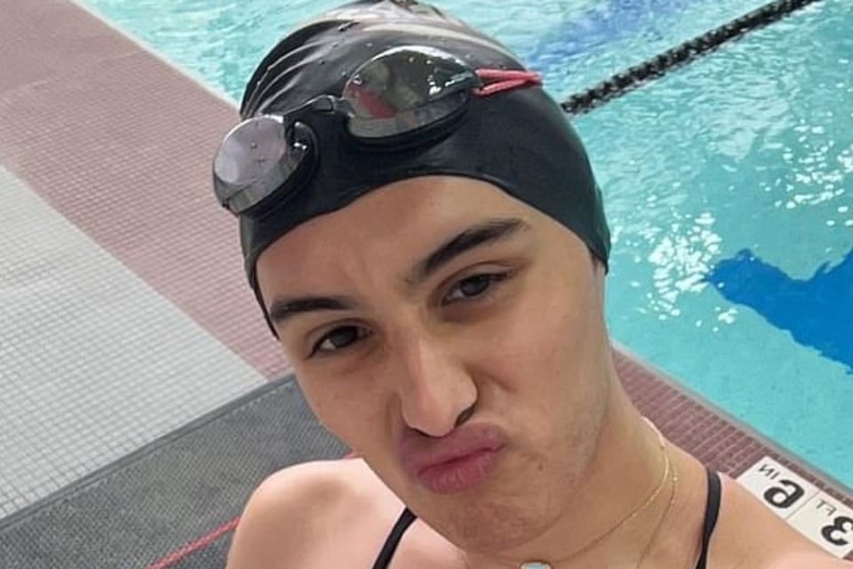 record, triumph, swimming, competition, MundoNOW