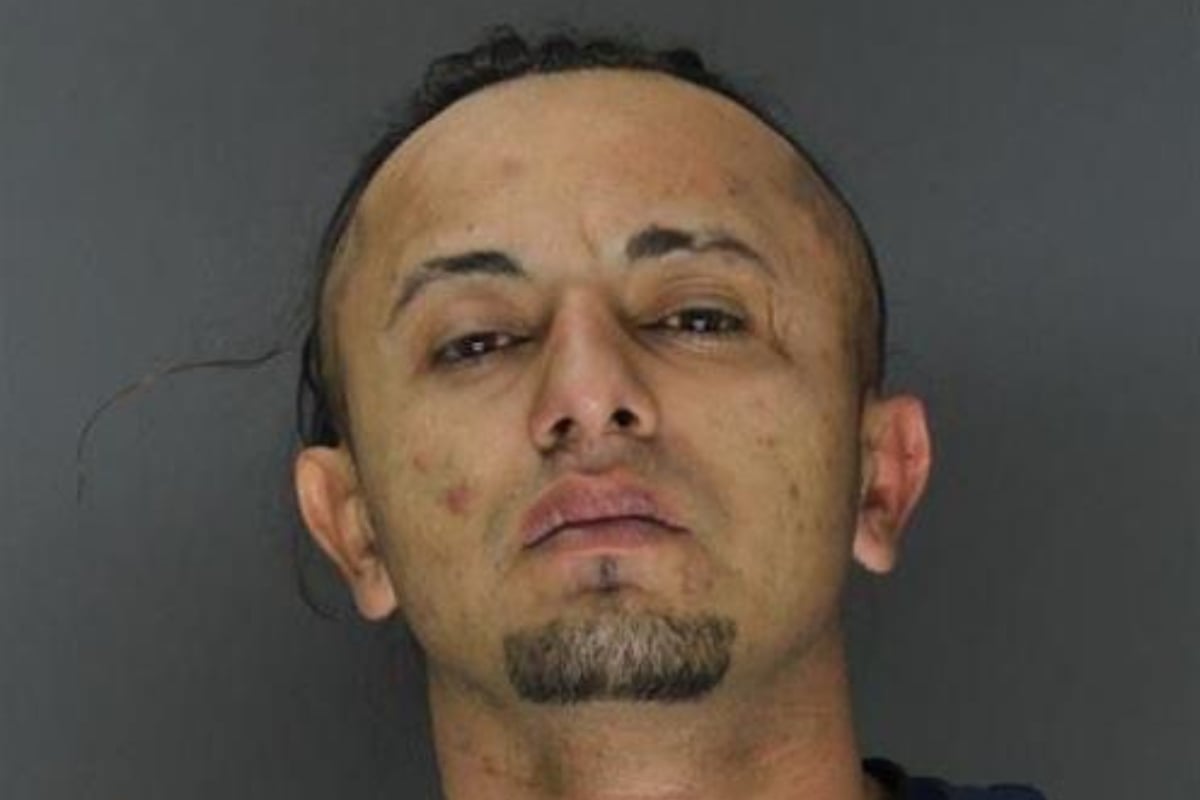 Hispano arrestado por la muerte de un niño con sobredosis