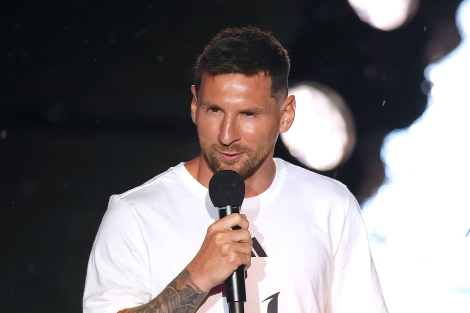 Messi cheat, cheating, Sabrina Ravelli, model, MundoNOW