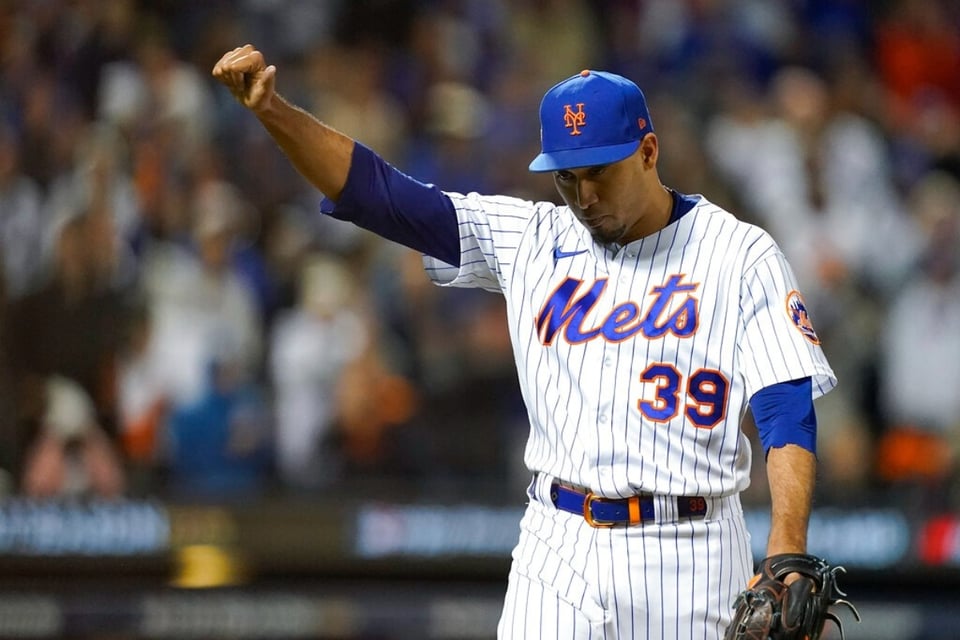 Mets doblegan a Padres y sobreviven