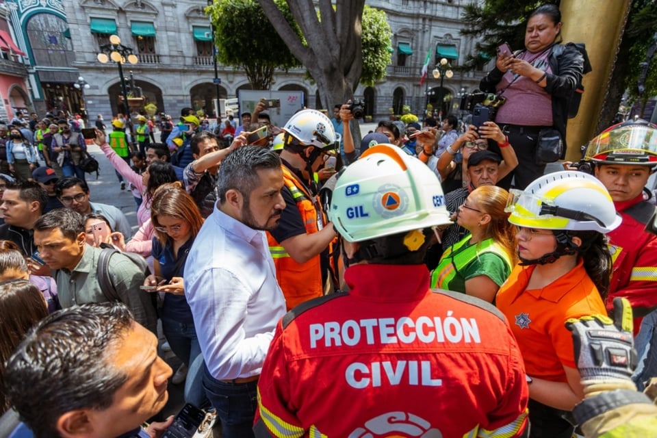 people, auxilio, protección civil, autoridades, MundoNow