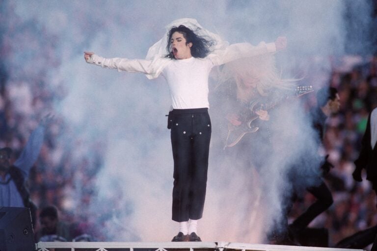 El cuerpo de Michael Jackson en la plancha
