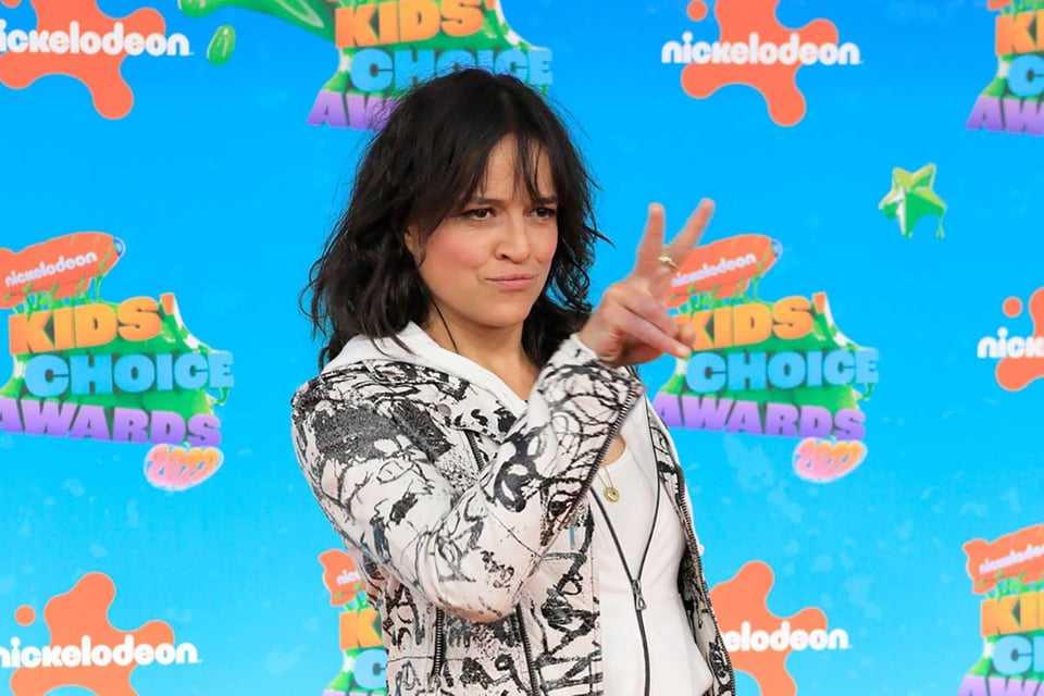 nickelodeon, kids choice awards, gesto, símbolo, alfombra roja